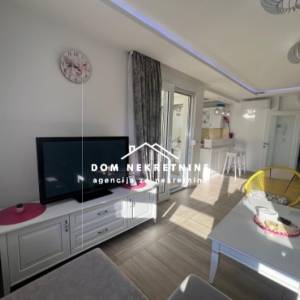 PRODAJE SE STAN U MAKARSKOJ