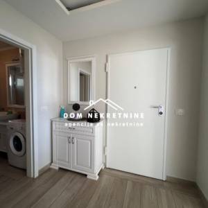 PRODAJE SE STAN U MAKARSKOJ