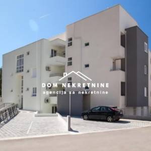 PRODAJE SE STAN U MAKARSKOJ