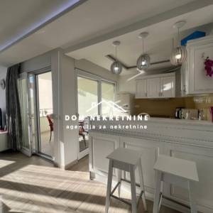 PRODAJE SE STAN U MAKARSKOJ