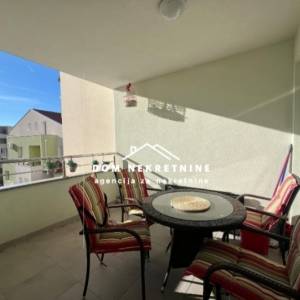 PRODAJE SE STAN U MAKARSKOJ