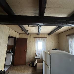 Prodajem hrastovu drvenu kuću za preseljenje – 45 m²