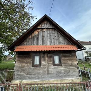 Prodajem hrastovu drvenu kuću za preseljenje – 45 m²