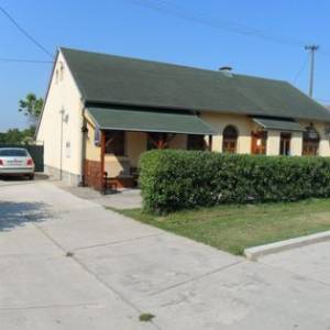 Prodajem lokal i kuću u Boboti