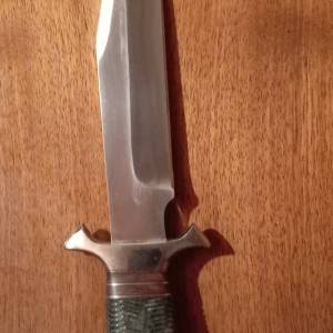 Prodajem lovački nož