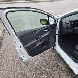 Prodajem navedeni auto