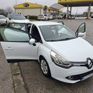 Prodajem navedeni auto