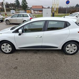 Prodajem navedeni auto