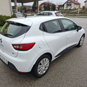 Prodajem navedeni auto