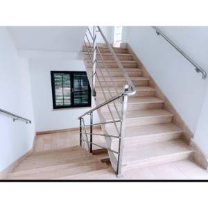 Stan Rijeka 200m(etaža + visoko potkrovlje)