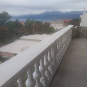 Stan Rijeka 200m(etaža + visoko potkrovlje)