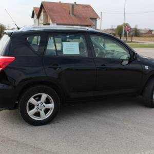 TOYOTA RAV 4
