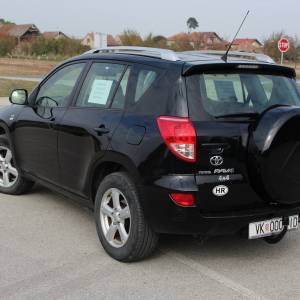TOYOTA RAV 4