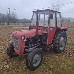 Traktor IMT 539