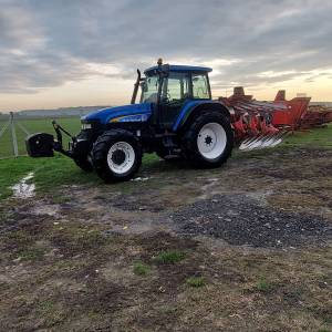 Traktor New Holand TM 155