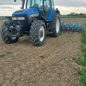 Traktor New Holand TM 155