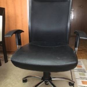 UREDSKA KOŽNA VISOKA STOLICA