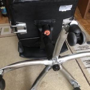 UREDSKA KOŽNA VISOKA STOLICA