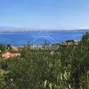 ZEMLJIŠTE SA IDEJNIM PROJEKTOM ZA VILU SA BAZENOM – PREKO, UGLJAN