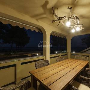 APARTMAN S 2 SPAVAĆE SOBE, 1. RED OD MORA - POGLED NA MORE, VIR