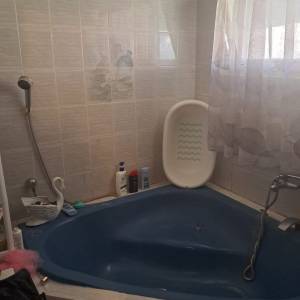 Brdovec - D.Laduč, posl. - stamb. objekt, dva 3-sobna stana, 2 garaže