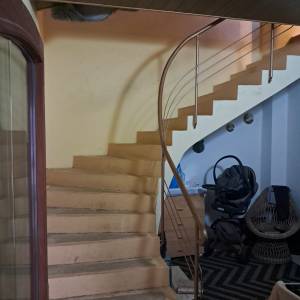 Brdovec - D.Laduč, posl. - stamb. objekt, dva 3-sobna stana, 2 garaže