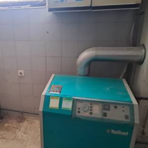 Brdovec - D.Laduč, posl. - stamb. objekt, dva 3-sobna stana, 2 garaže