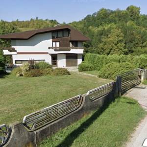 Brdovec - D.Laduč, posl. - stamb. objekt, dva 3-sobna stana, 2 garaže