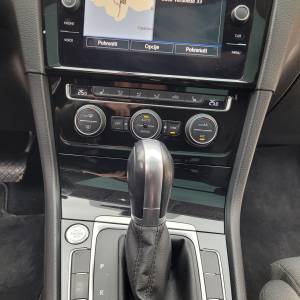 Golf 7.5 2.0 TDI DSG , highline oprema, kuka, reg godinu dana