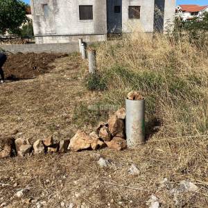 GRAĐEVINSKO ZEMLJIŠTE, 300 M OD MORA, VRSI – ZADAR