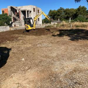 GRAĐEVINSKO ZEMLJIŠTE, 300 M OD MORA, VRSI – ZADAR