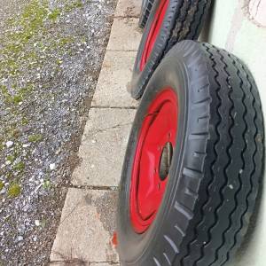 Gume i felge 4 kom 7.50 20cola