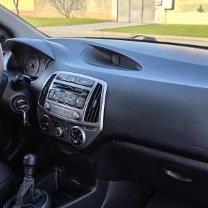 HYUNDAI I20------PRVI VLASNIK SAMO 109TKM------