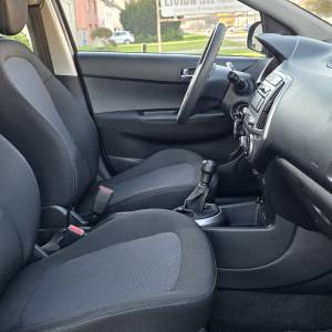 HYUNDAI I20------PRVI VLASNIK SAMO 109TKM------