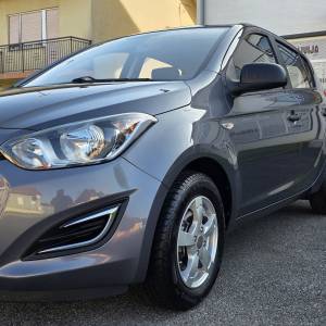 HYUNDAI I20------PRVI VLASNIK SAMO 109TKM------