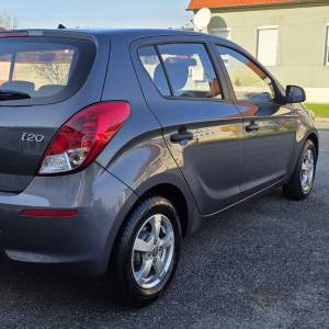 HYUNDAI I20------PRVI VLASNIK SAMO 109TKM------