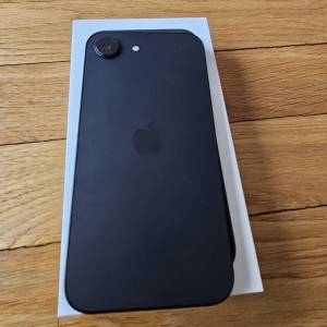 iPhone 16e 128Gb Black stanje 10/10 Garancija 11.11.2027