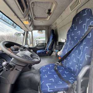 IVECO STRALIS AD190S31/P sokar,pivar sa utovarnom rampom, 2012 god.