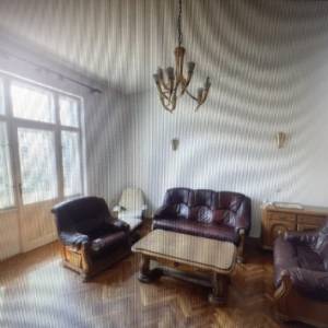 IZNAJMLJUJE SE ŠESTEROSOBNI STAN U OSIJEKU U CENTRU