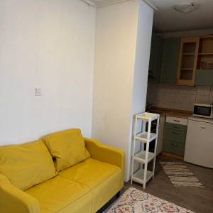 Iznajmljujem garsonijeru