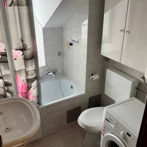 Iznajmljujem garsonijeru