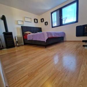 Kuća na osami sa velikom okućnicom