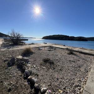 KUĆA PRVI RED DO MORA, IZVRSNA PRILIKA! BRGULJE – OTOK MOLAT