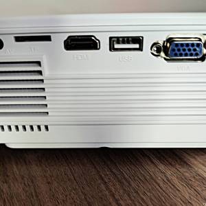 Led Projektor rezolucije Full HD, 12000 lumena, kontrast 10000/1