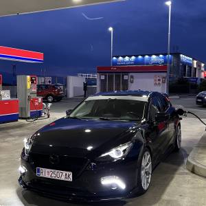 Mazda 3 2.2 Skyactiv-D 110 KW– Black Limited 167/250 (2015.)