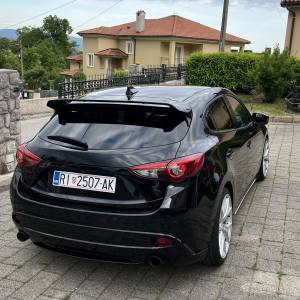 Mazda 3 2.2 Skyactiv-D 110 KW– Black Limited 167/250 (2015.)