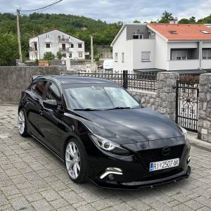 Mazda 3 2.2 Skyactiv-D 110 KW– Black Limited 167/250 (2015.)