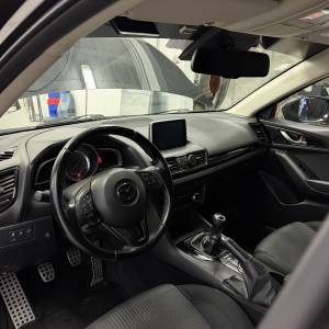 Mazda 3 2.2 Skyactiv-D 110 KW– Black Limited 167/250 (2015.)