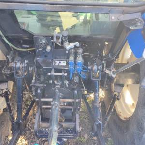 New Holland TL90 + prednji utovarivač + gajba