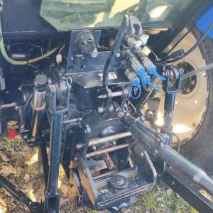 New Holland TL90 + prednji utovarivač + gajba